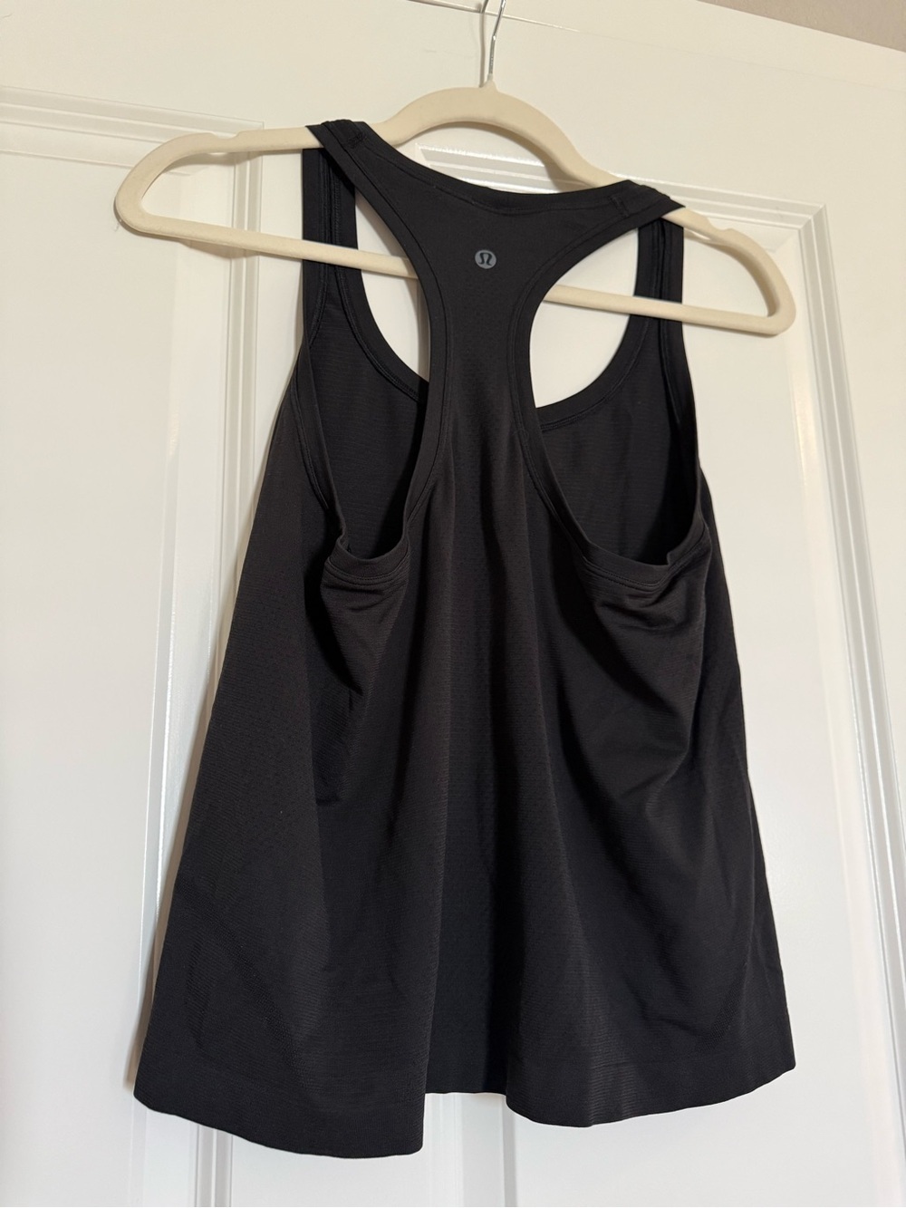 Lululemon Swiftly Tech Racerback Tank Top 2.0 Size 8 Black Seamless Running Yoga - Picture 6 of 6